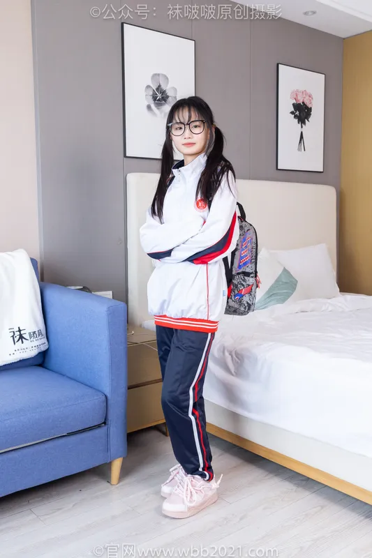 [BoBoSocks袜啵啵] NO.458 甜甜圈-板鞋、白棉袜、肉丝（脚尖加固款）、校服裤里丝（花絮版） - BoBoSocks袜啵啵